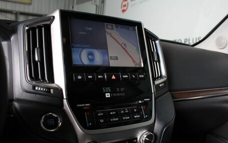 Toyota Land Cruiser 200, 2016 год, 5 990 000 рублей, 10 фотография