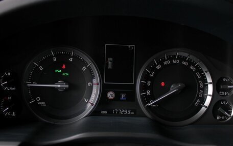 Toyota Land Cruiser 200, 2016 год, 5 990 000 рублей, 18 фотография