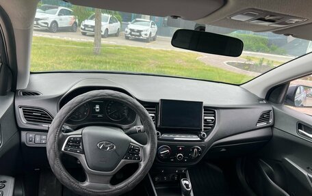 Hyundai Solaris II рестайлинг, 2022 год, 1 658 000 рублей, 5 фотография