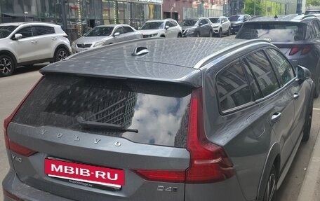 Volvo V60 Cross Country II, 2019 год, 3 900 000 рублей, 5 фотография