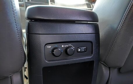 Toyota Land Cruiser Prado 120 рестайлинг, 2008 год, 1 999 800 рублей, 23 фотография