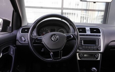Volkswagen Polo VI (EU Market), 2016 год, 953 000 рублей, 13 фотография