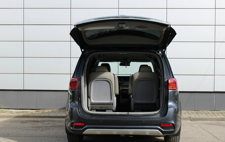 KIA Carnival III, 2018 год, 2 431 000 рублей, 14 фотография