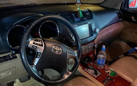 Toyota Highlander III, 2011 год, 1 800 000 рублей, 6 фотография