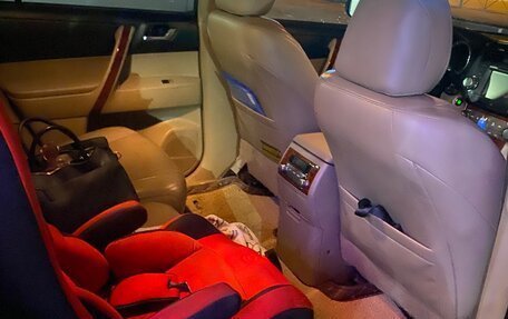 Toyota Highlander III, 2011 год, 1 800 000 рублей, 5 фотография