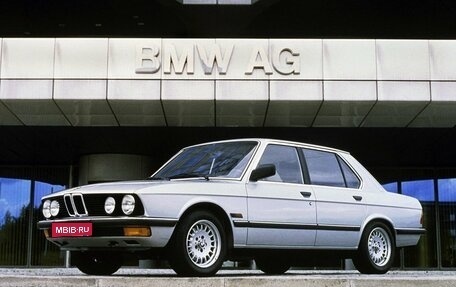 BMW 5 серия, 1984 год, 60 000 рублей, 1 фотография