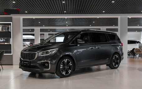 KIA Carnival III, 2018 год, 2 695 000 рублей, 1 фотография