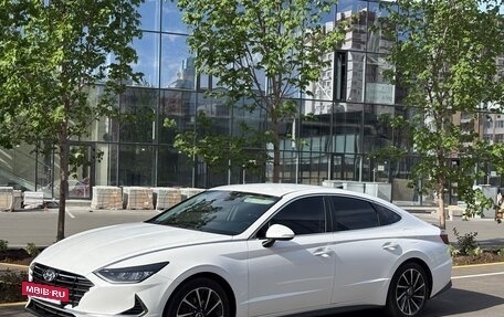 Hyundai Sonata VIII, 2019 год, 2 250 000 рублей, 2 фотография