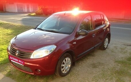 Renault Sandero I, 2011 год, 600 000 рублей, 4 фотография