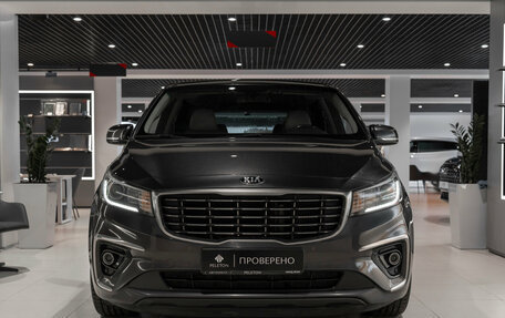 KIA Carnival III, 2018 год, 2 695 000 рублей, 3 фотография