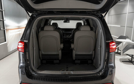 KIA Carnival III, 2018 год, 2 695 000 рублей, 26 фотография