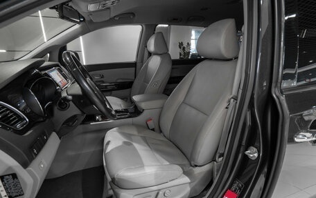 KIA Carnival III, 2018 год, 2 695 000 рублей, 9 фотография