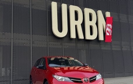 Toyota Auris II, 2013 год, 1 250 000 рублей, 2 фотография