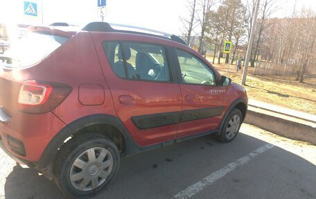 Renault Sandero II рестайлинг, 2017 год, 650 000 рублей, 2 фотография