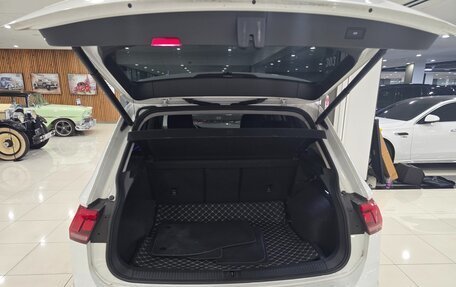 Volkswagen Tiguan II, 2022 год, 3 000 000 рублей, 4 фотография