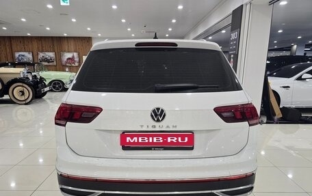 Volkswagen Tiguan II, 2022 год, 3 000 000 рублей, 3 фотография