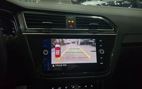 Volkswagen Tiguan II, 2022 год, 3 000 000 рублей, 9 фотография