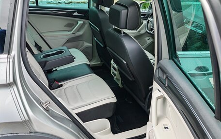 Volkswagen Tiguan II, 2018 год, 3 300 000 рублей, 14 фотография