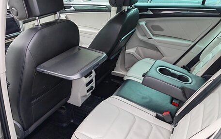 Volkswagen Tiguan II, 2018 год, 3 300 000 рублей, 12 фотография