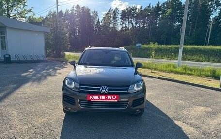 Volkswagen Touareg III, 2011 год, 2 700 000 рублей, 3 фотография
