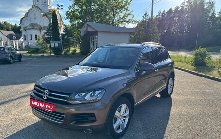 Volkswagen Touareg III, 2011 год, 2 700 000 рублей, 2 фотография