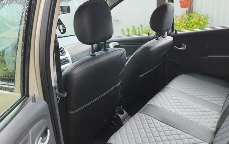 Renault Sandero I, 2013 год, 780 000 рублей, 14 фотография