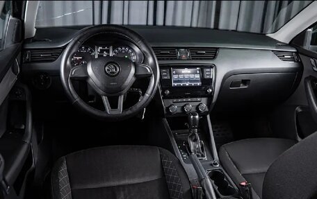 Skoda Octavia, 2017 год, 1 050 000 рублей, 4 фотография