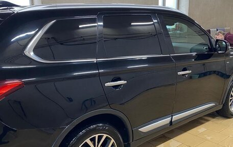 Mitsubishi Outlander III рестайлинг 3, 2018 год, 2 150 000 рублей, 1 фотография