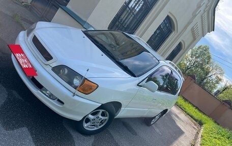 Toyota Ipsum II, 2001 год, 620 000 рублей, 1 фотография