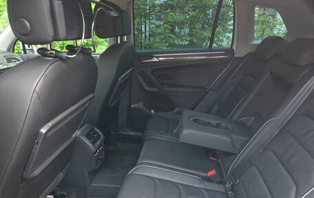 Volkswagen Tiguan II, 2019 год, 2 800 000 рублей, 28 фотография