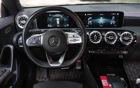 Mercedes-Benz CLA, 2019 год, 2 800 000 рублей, 7 фотография
