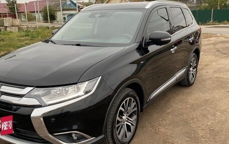 Mitsubishi Outlander III рестайлинг 3, 2018 год, 2 150 000 рублей, 2 фотография