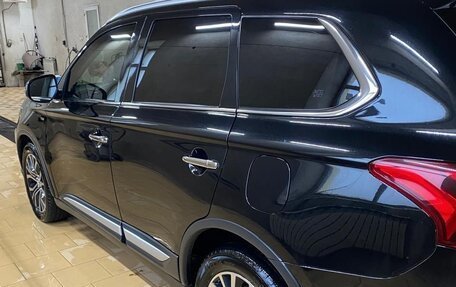 Mitsubishi Outlander III рестайлинг 3, 2018 год, 2 150 000 рублей, 12 фотография