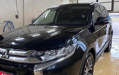 Mitsubishi Outlander III рестайлинг 3, 2018 год, 2 150 000 рублей, 7 фотография