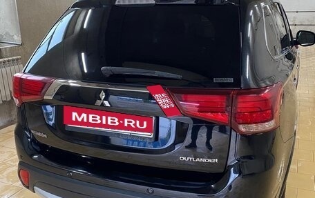 Mitsubishi Outlander III рестайлинг 3, 2018 год, 2 150 000 рублей, 13 фотография