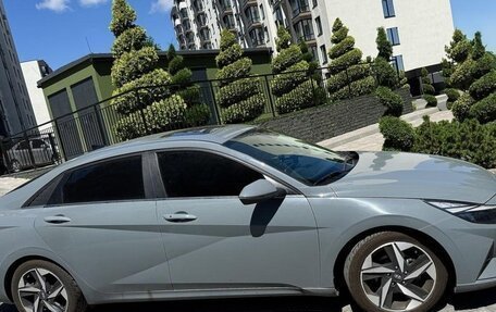 Hyundai Elantra, 2023 год, 1 700 000 рублей, 2 фотография