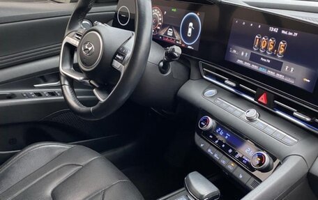 Hyundai Elantra, 2023 год, 1 700 000 рублей, 9 фотография