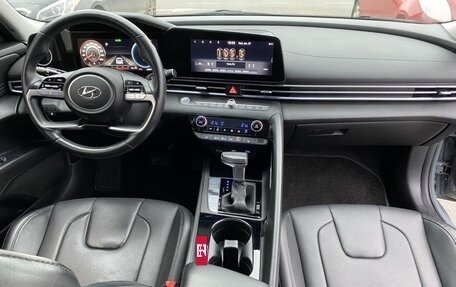 Hyundai Elantra, 2023 год, 1 700 000 рублей, 6 фотография