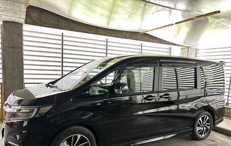 Honda Stepwgn IV, 2021 год, 3 000 000 рублей, 3 фотография