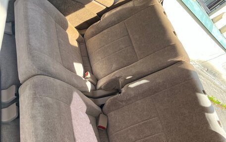 Toyota Ipsum II, 2001 год, 620 000 рублей, 11 фотография