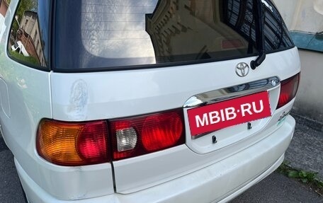 Toyota Ipsum II, 2001 год, 620 000 рублей, 6 фотография