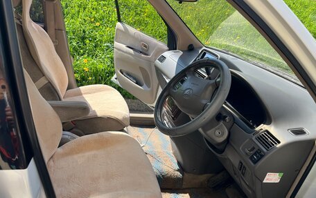 Toyota Ipsum II, 2001 год, 620 000 рублей, 17 фотография