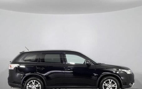 Mitsubishi Outlander III рестайлинг 3, 2014 год, 1 699 000 рублей, 4 фотография