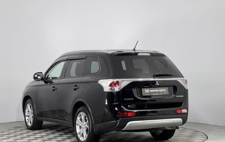 Mitsubishi Outlander III рестайлинг 3, 2014 год, 1 699 000 рублей, 7 фотография