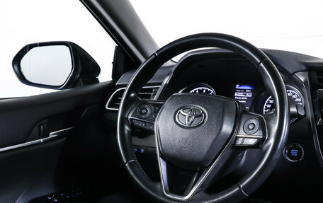 Toyota Camry, 2018 год, 2 269 000 рублей, 14 фотография