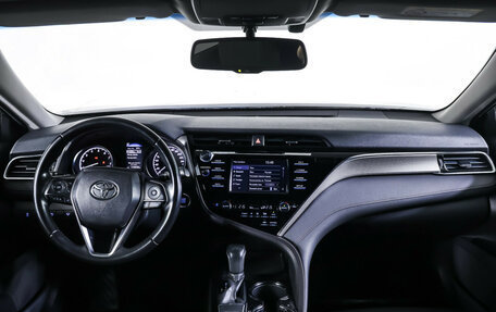 Toyota Camry, 2018 год, 2 269 000 рублей, 18 фотография
