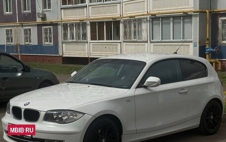 BMW 1 серия, 2011 год, 830 000 рублей, 2 фотография