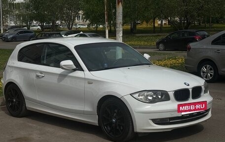 BMW 1 серия, 2011 год, 830 000 рублей, 3 фотография