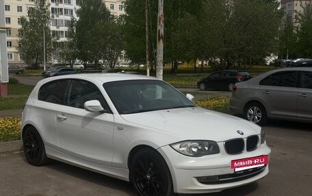 BMW 1 серия, 2011 год, 830 000 рублей, 12 фотография