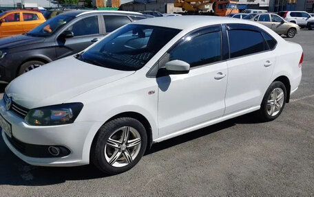 Volkswagen Polo VI (EU Market), 2012 год, 860 000 рублей, 2 фотография